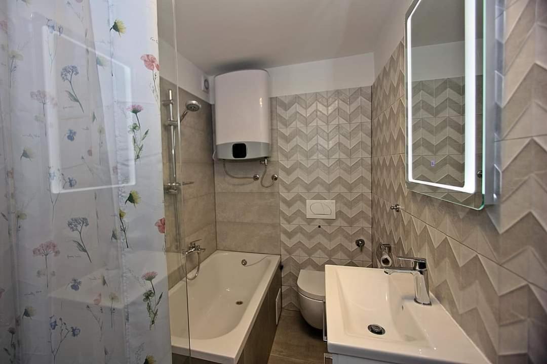 Apartment Samanta Supetar Buitenkant foto