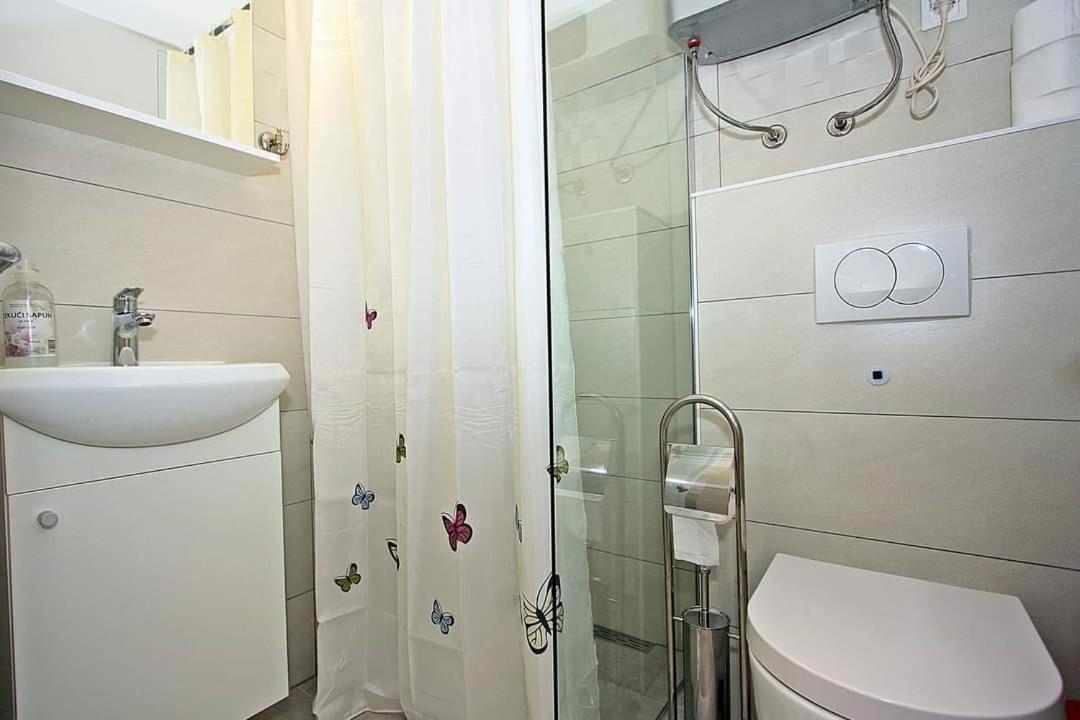 Apartment Samanta Supetar Buitenkant foto